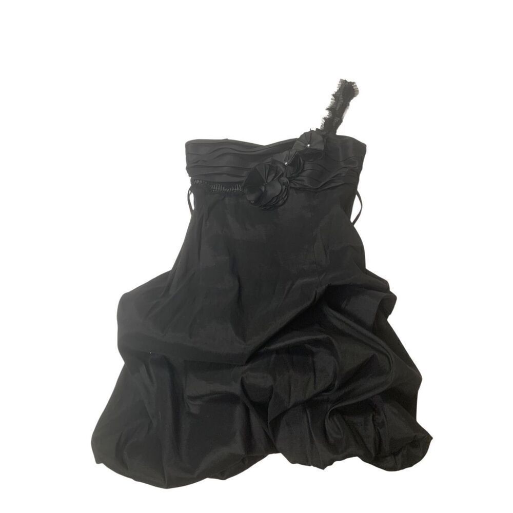 OneโShoulder Cute FormalโDress